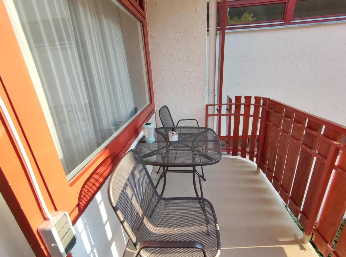 Studio 20Qm Mit Balkon Und Innenpool - 22010 Schluchsee Zewnętrze zdjęcie